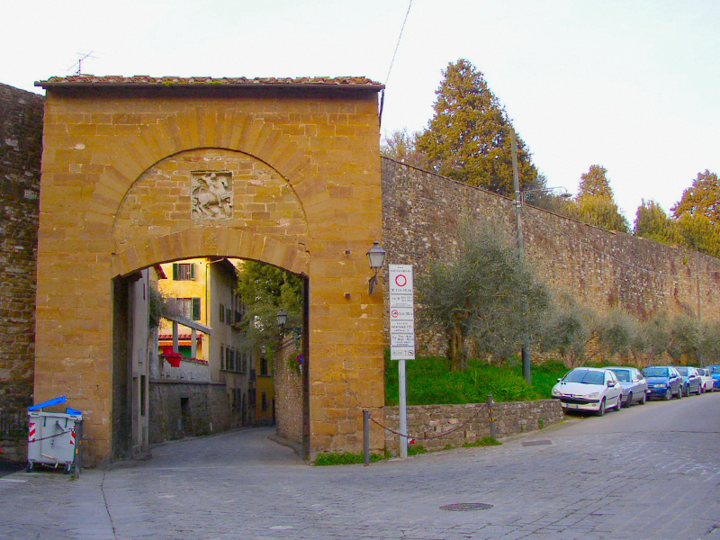 門と壁